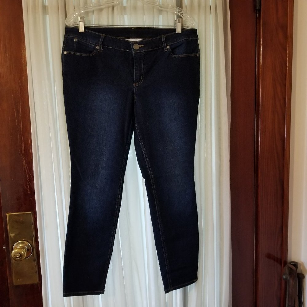 Christoper & Banks Capri Jeans Size 8P